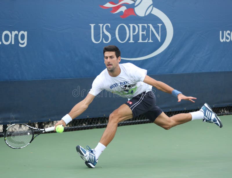 Den storslagna slamen för tolv gånger öva mästaren Novak Djokovic av Serbien för för US Open 2016 arkivfoton