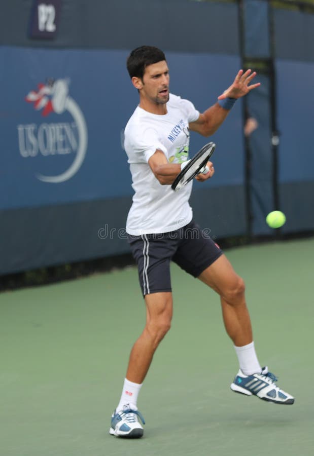 Den storslagna slamen för tolv gånger öva mästaren Novak Djokovic av Serbien för för US Open 2016 royaltyfri foto