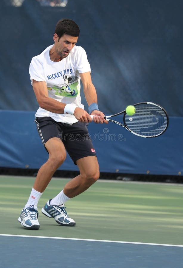 Den storslagna slamen för tolv gånger öva mästaren Novak Djokovic av Serbien för för US Open 2016 royaltyfri fotografi