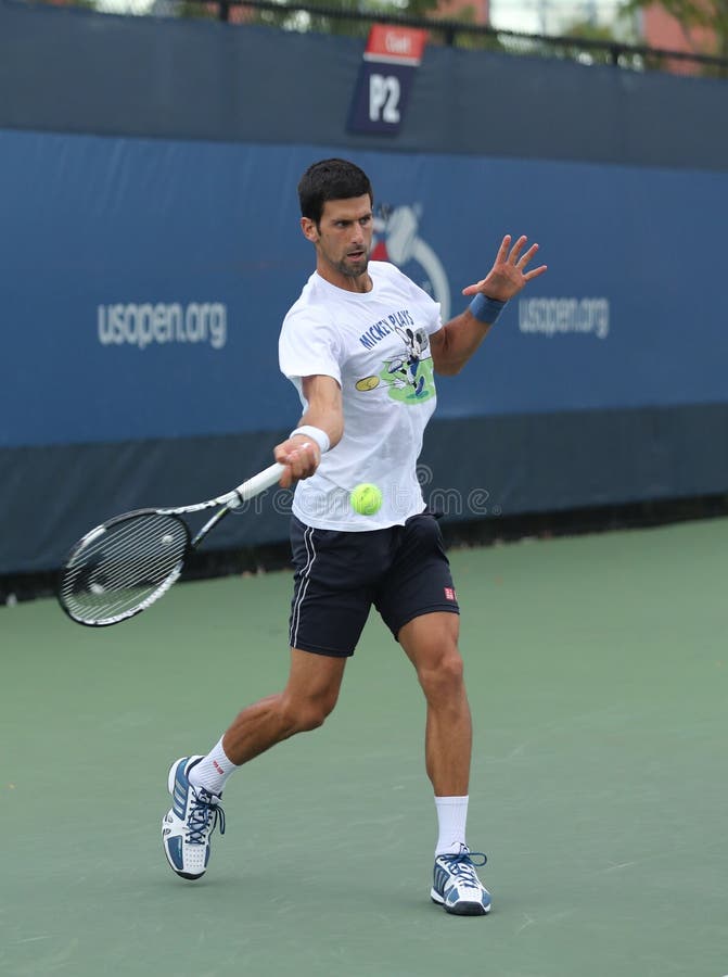 Den storslagna slamen för tolv gånger öva mästaren Novak Djokovic av Serbien för för US Open 2016 royaltyfria bilder