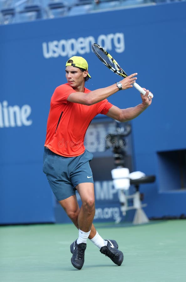 Den storslagna slamen för tolv gånger öva mästaren Rafael Nadal för US Open 2013 på Arthur Ashe Stadium arkivbilder