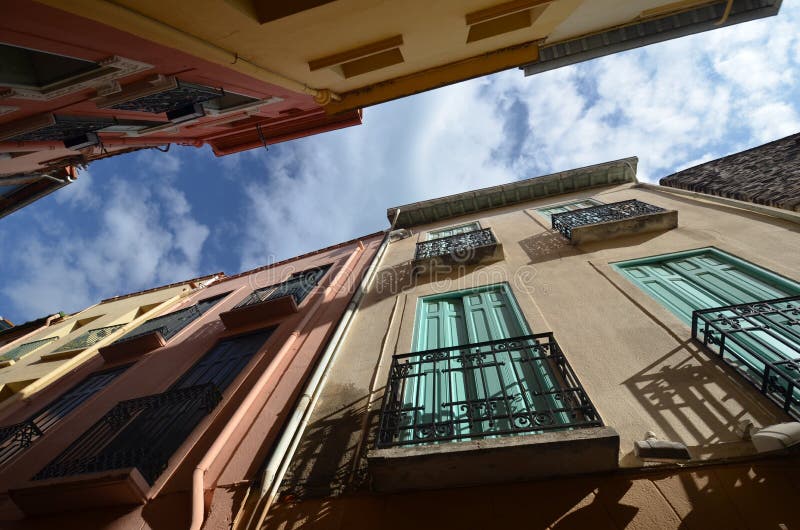 In den Straßen von Collioure stockfotografie In den Straßen von Collioure stockfotografie