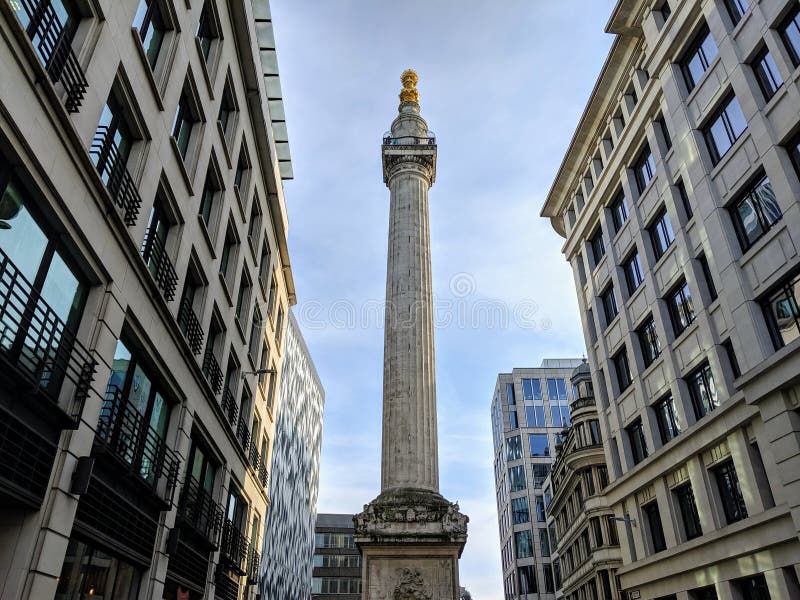 Denkmal für das große Feuer in London, Großbritannien, Großbritannien lizenzfreie stockfotografie Denkmal für das große Feuer in London, Großbritannien, Großbritannien lizenzfreie stockfotografie