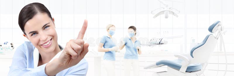 Cuidado, hermoso mujer sobre el clínica el dentista sillas, muestra dedo, formato publicitario para sitios telarana plantilla.