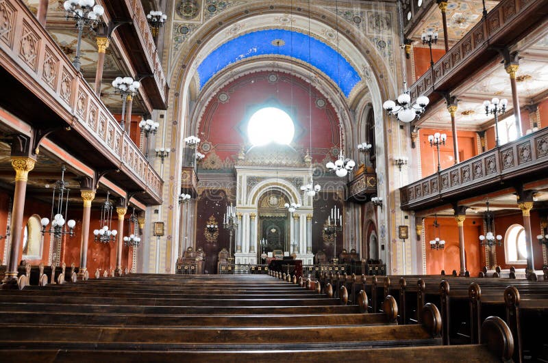 Sinagoga em Budapest foto editorial. Imagem de judeus - 54477791