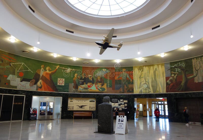 Dentro Do Terminal 4 Da Linha Aérea Do Delta No Aeroporto Internacional De  JFK Em New York Foto de Stock Editorial - Imagem de pista, colosso: 85463488