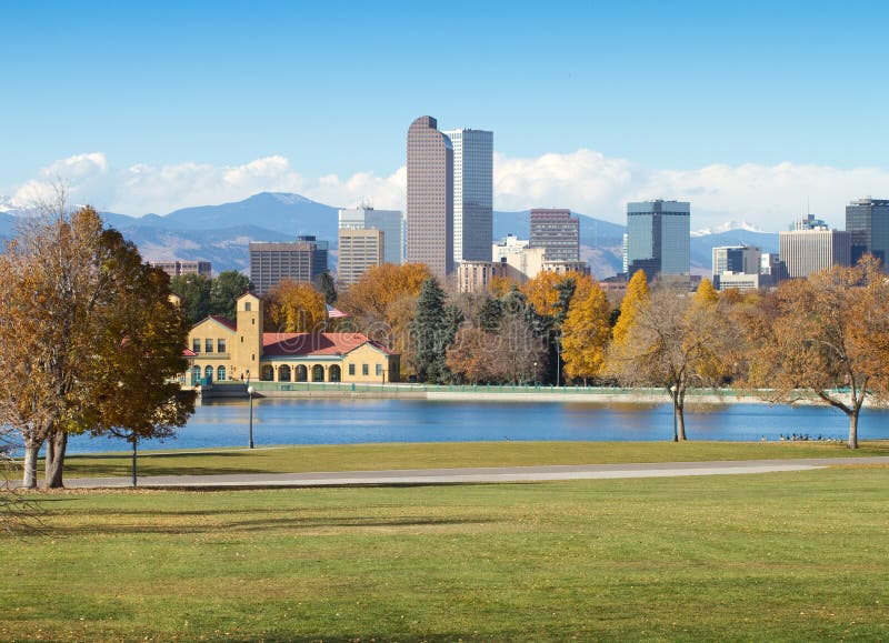 Denver do centro em Sunny Fall Day foto de stock Denver do centro em Sunny Fall Day foto de stock
