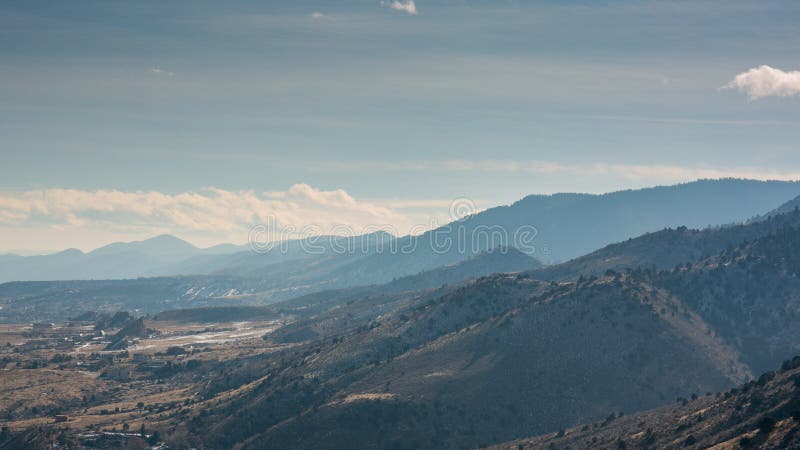 Denver Mountains e cielo alle rocce rosse immagini stock libere da diritti Denver Mountains e cielo alle rocce rosse immagini stock libere da diritti
