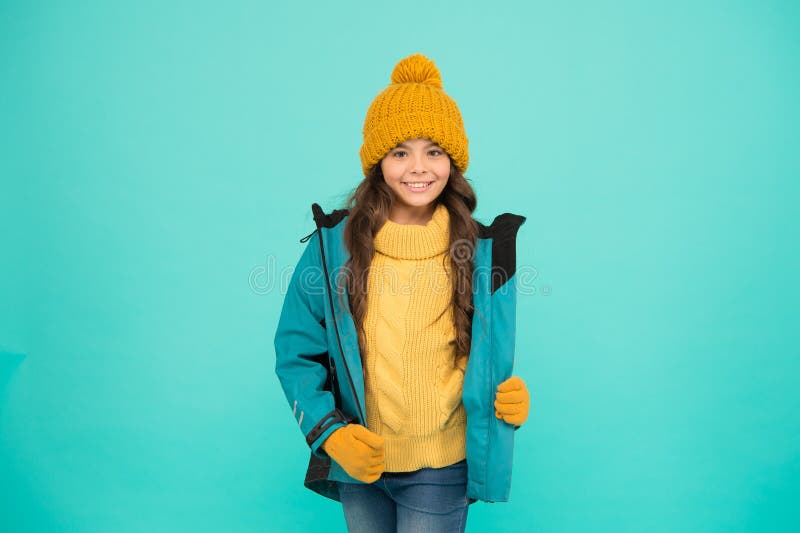 Deportes De Invierno Ropa De Punto Clima Frío Actividades Al Aire Libre Para  Niños Suéter De Niña Pequeña Y Foto de archivo - Imagen de mantiene,  casero: 165164954