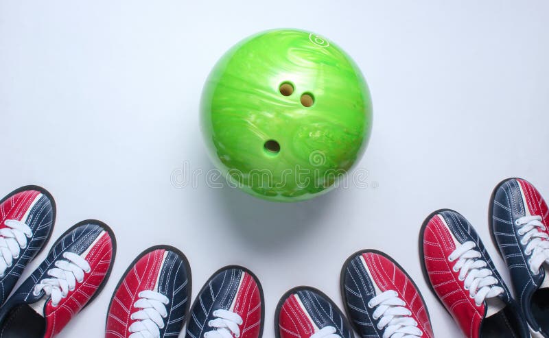 Deportes interiores de la familia fotografía de archivo libre de regalías Deportes interiores de la familia fotografía de archivo libre de regalías
