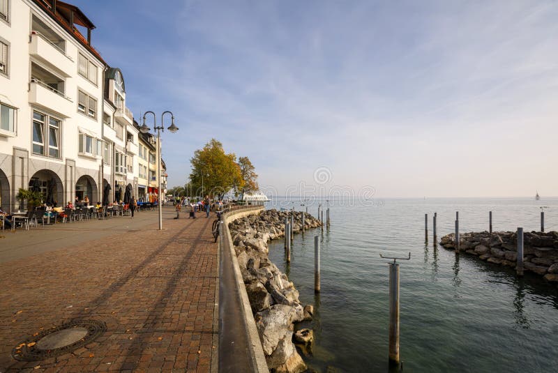 Deptak Bodensee jezioro Miasteczko Friedrichshafen, stan Baden-Wuerttemberg, Niemcy obrazy royalty free Deptak Bodensee jezioro Miasteczko Friedrichshafen, stan Baden-Wuerttemberg, Niemcy obrazy royalty free