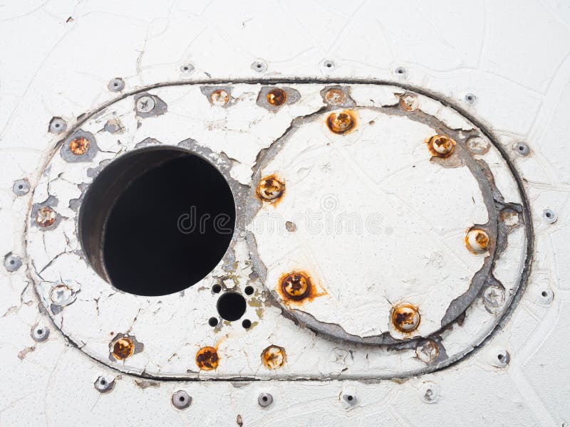 Depósito de gasolina velho dos aviões imagem de stock royalty free Depósito de gasolina velho dos aviões imagem de stock royalty free