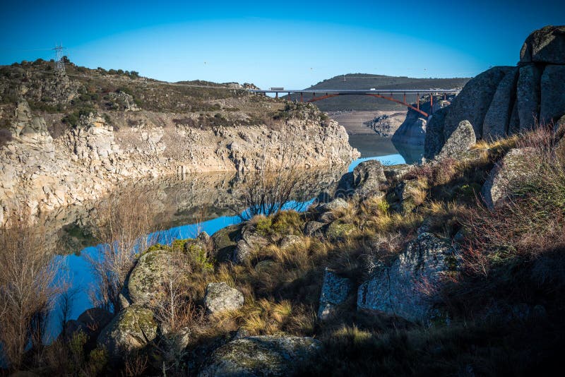 Depósitos en tiempos de la sequía en Zamora España imagenes de archivo Depósitos en tiempos de la sequía en Zamora España imagenes de archivo