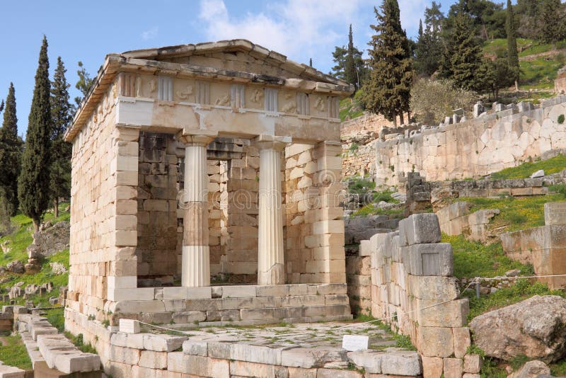 Der AtheniansThesaurus in Delphi Stockfoto Bild von griechisch