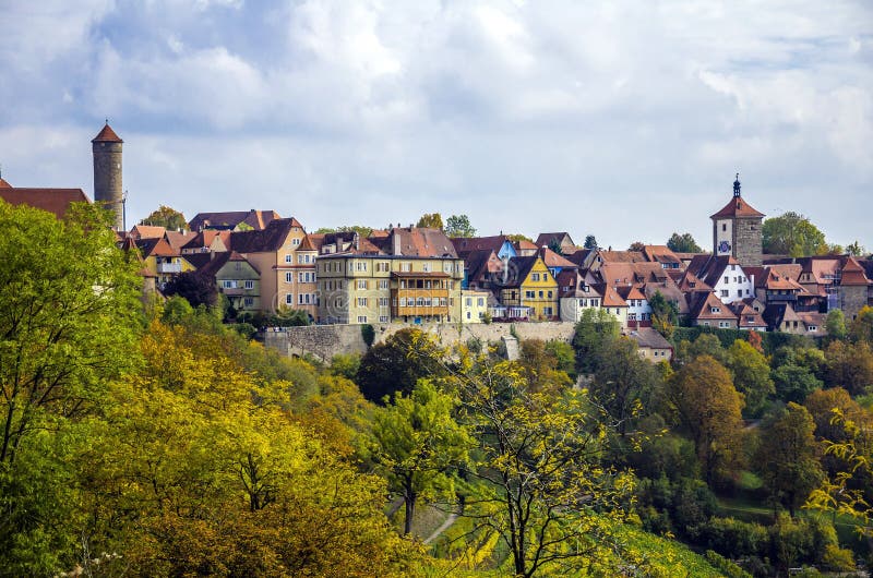 Der colorido Tauber do ob de Rothenburg da cidade, Baviera imagens de stock Der colorido Tauber do ob de Rothenburg da cidade, Baviera imagens de stock