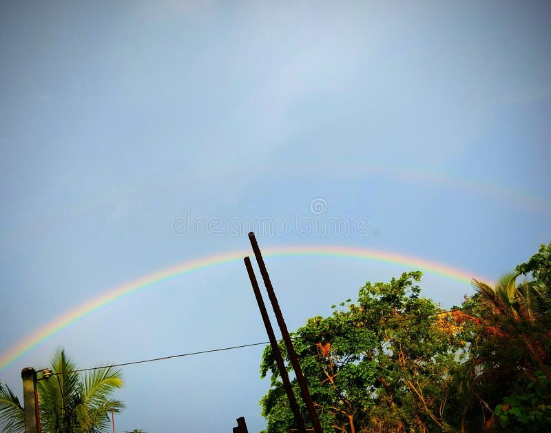 Der doppelte Regenbogen lizenzfreies stockfoto Der doppelte Regenbogen lizenzfreies stockfoto