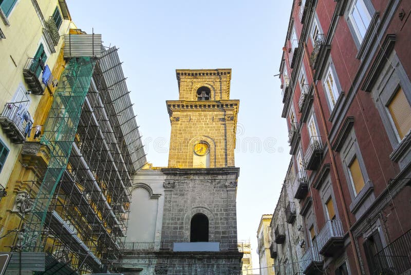 der Eingang von napoli sotteranea stockfotos der Eingang von napoli sotteranea stockfotos