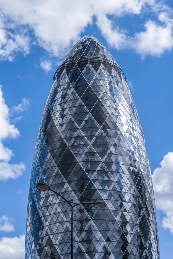Der Essiggurkenwolkenkratzer London England Vereinigtes Königreich stockfoto Der Essiggurkenwolkenkratzer London England Vereinigtes Königreich stockfoto