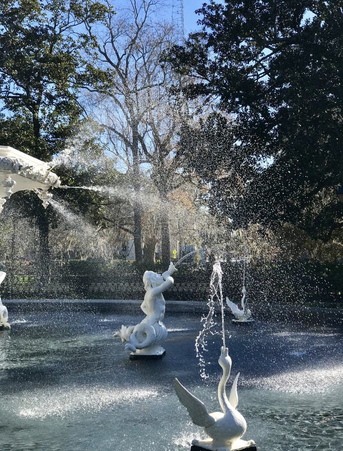 Der Forsyth-Brunnen ist der Grundstein von Forsyth-Park lizenzfreies stockfoto Der Forsyth-Brunnen ist der Grundstein von Forsyth-Park lizenzfreies stockfoto