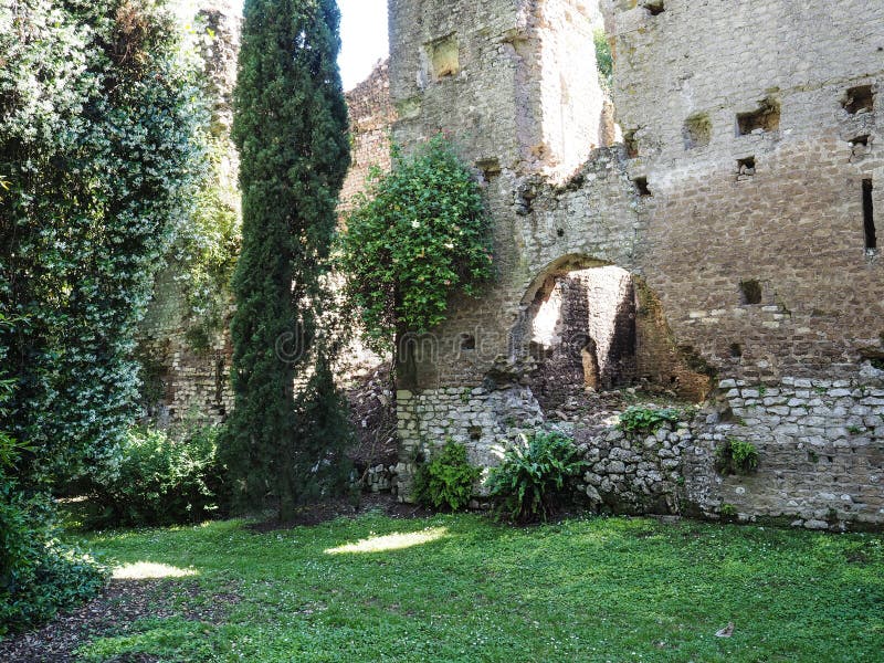 Der Garten Von Ninfa In Italien Stockbild Bild von