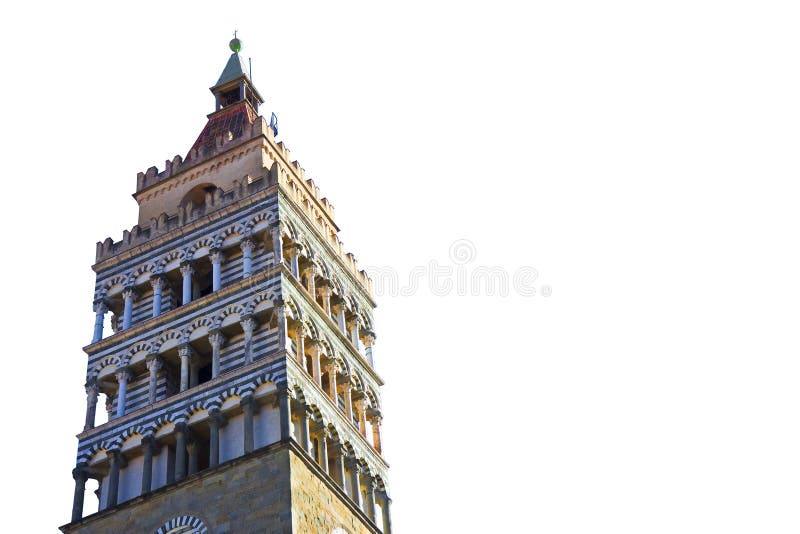 Der Glockenturm der heiligen Zeno Kathedrale Kirche in Pistoia Stadt Toskana kursives Bild auf weißem Hintergrund für eine einfache Auswahl.