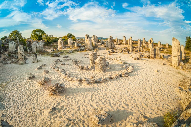 Der Kreis von Wünschen an der Stellung entsteint Naturpark in Bulgarien stockfoto Der Kreis von Wünschen an der Stellung entsteint Naturpark in Bulgarien stockfoto