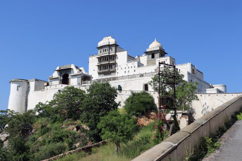 Der Monsun-Palast oder Palast Sajjan Garh, Udaipur, Rajasthan stockfotografie Der Monsun-Palast oder Palast Sajjan Garh, Udaipur, Rajasthan stockfotografie
