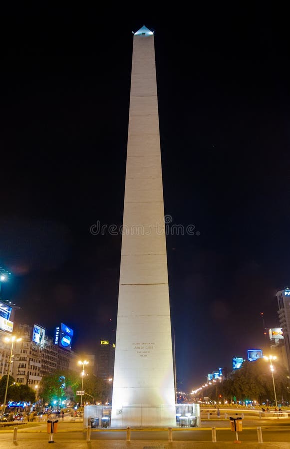 Der Obelisk - Buenos Aires, Argentinien nachts stockbilder Der Obelisk - Buenos Aires, Argentinien nachts stockbilder
