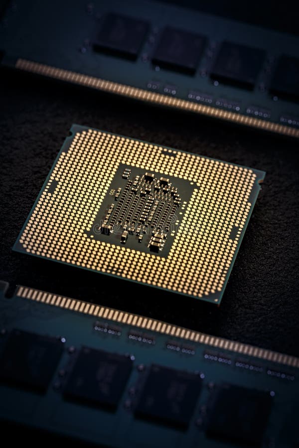 Der Prozessor des zentralen Computers mit Gedächtnismodulen stockfoto Der Prozessor des zentralen Computers mit Gedächtnismodulen stockfoto