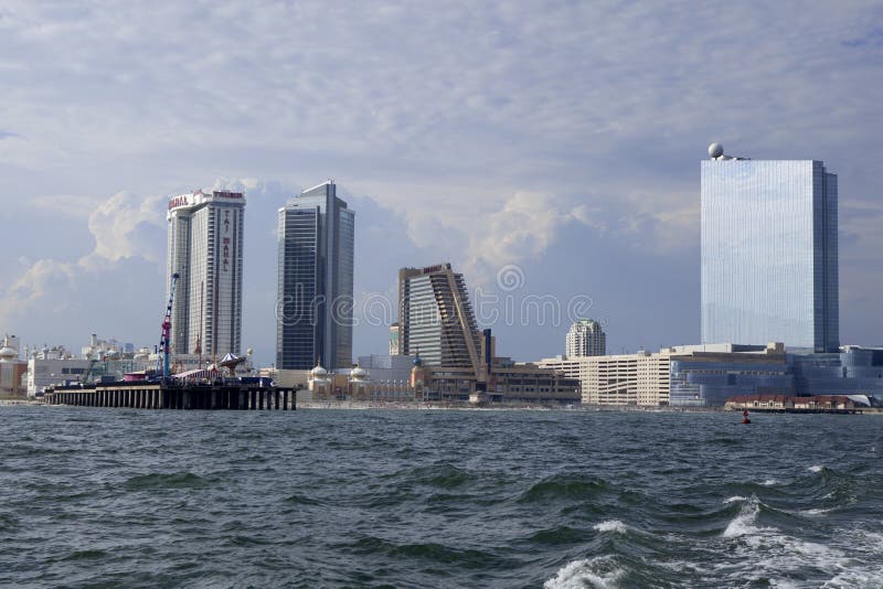 Der Showboat, Taj Mahal und Revel Casino in Atlantic City stockbilder Der Showboat, Taj Mahal und Revel Casino in Atlantic City stockbilder
