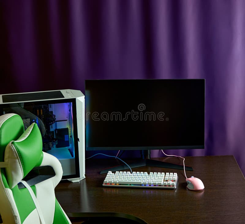 Desktop Pc Gaming Tastatur Und Maus Der Spielerarbeitsplatz Weisse Tastatur Mit Rgb Licht Und Rosa Maus Stockbild Bild Von Raum Zubehor 216622587