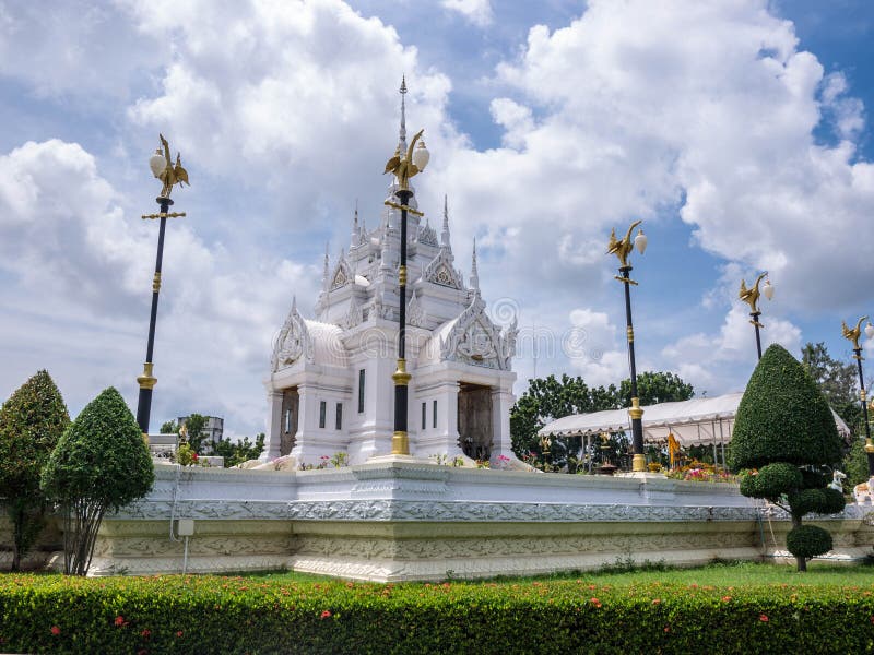 Hai Lam Ban Don Shrine, Surat Thani, Thailand Stockbild - Bild von