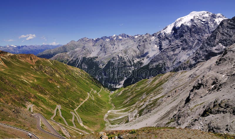 Stelvio Durchlauf und Ortler, Italien lizenzfreie stockfotografie Stelvio Durchlauf und Ortler, Italien lizenzfreie stockfotografie