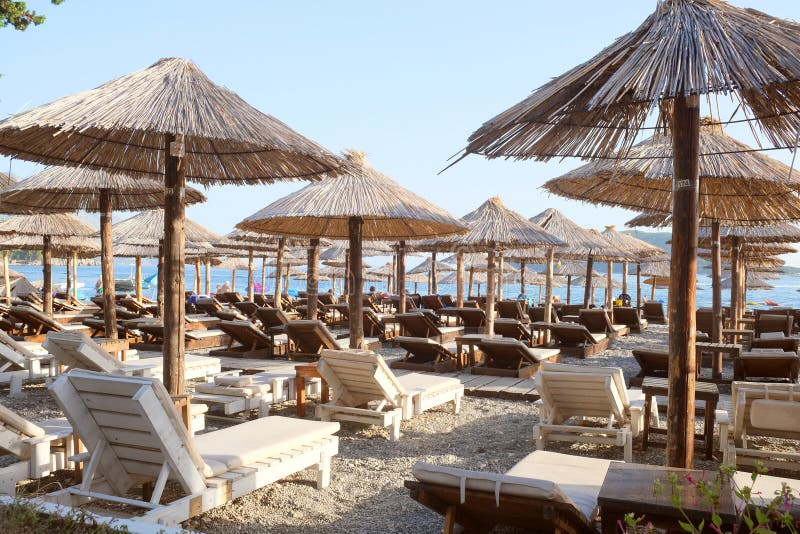 Der Strand von einem adriatischen Meer in Budva, Montenegro stockfotos Der Strand von einem adriatischen Meer in Budva, Montenegro stockfotos