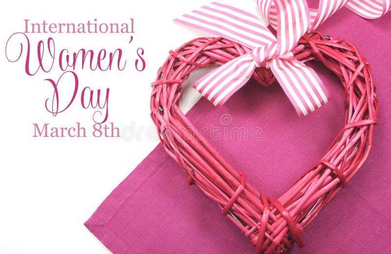 Der Tag der glücklichen internationalen Frauen, am 8. März, Herz und Text stockfotografie