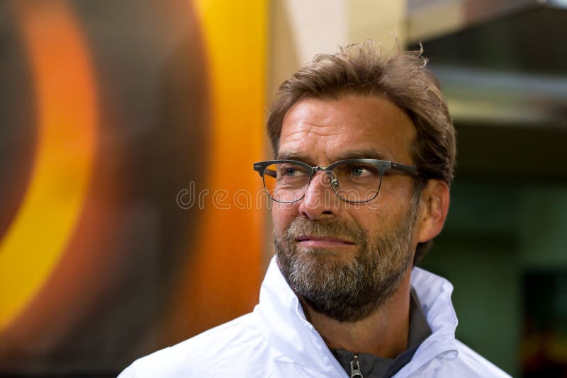 Der Trainer Jurgen Klopp am Europa-Ligahalbfinalspiel zwischen Villarreal CF und Liverpool FC stockfotos Der Trainer Jurgen Klopp am Europa-Ligahalbfinalspiel zwischen Villarreal CF und Liverpool FC stockfotos