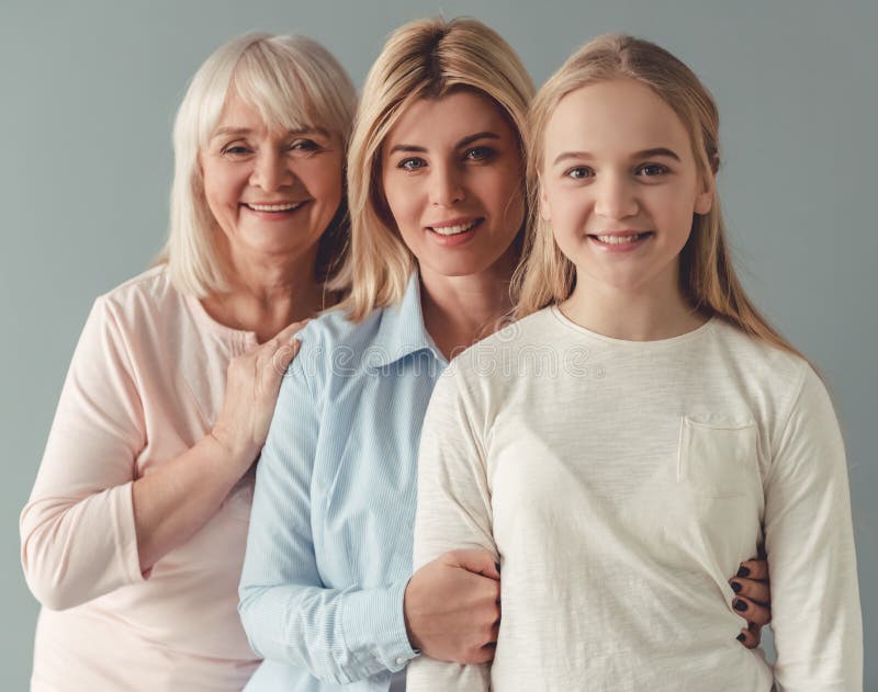 Derivato, mamma e nonna immagini stock libere da diritti Derivato, mamma e nonna immagini stock libere da diritti