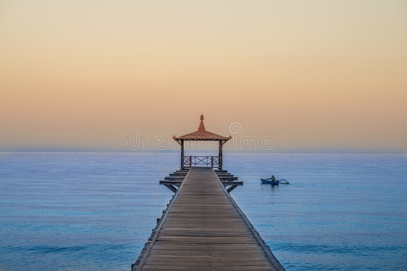 Download Dermaga En Plage De Pasir Putih, Situbondo Photo stock - Image du asie, indonésien: 45357736
