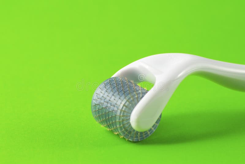Dermarol voor medische micro- needling therapie stock fotografie Dermarol voor medische micro- needling therapie stock fotografie
