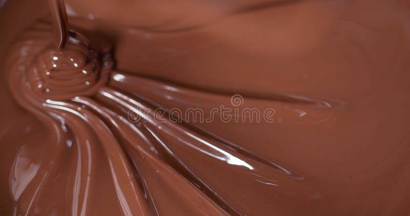 Derramamento de chocolate criando um salto