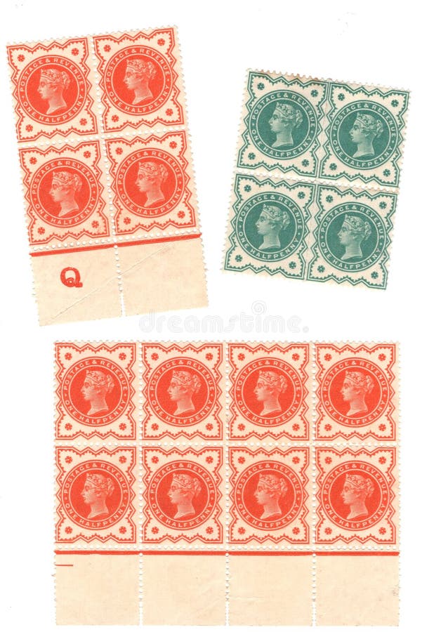 Des blocs de timbres-poste d'époque de halfpenny portant un portrait de la reine victoria. Des blocs de timbres-poste vertes et oranges victoriennes à demi-pièce avec un portrait de la reine victoria du royaume-uni.