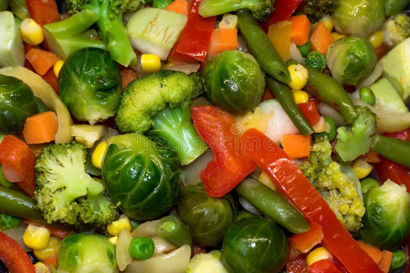 Des légumes frais sont cuits pour la nutrition diététique Chou de brocoli, Bruxelles, courgette, maïs, pois, oignon, haricots ver photo stock Des légumes frais sont cuits pour la nutrition diététique Chou de brocoli, Bruxelles, courgette, maïs, pois, oignon, haricots ver photo stock