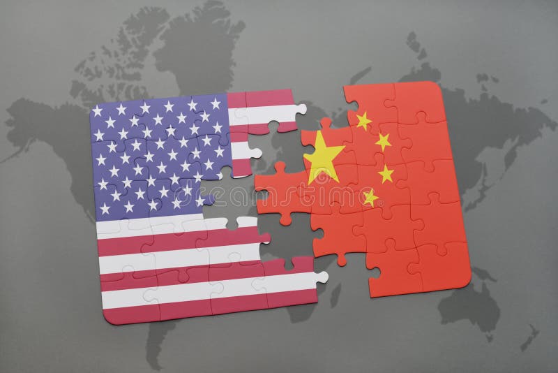 Desconcierte con la bandera nacional de los Estados Unidos de América y de China en un fondo del mapa del mundo fotos de archivo Desconcierte con la bandera nacional de los Estados Unidos de América y de China en un fondo del mapa del mundo fotos de archivo