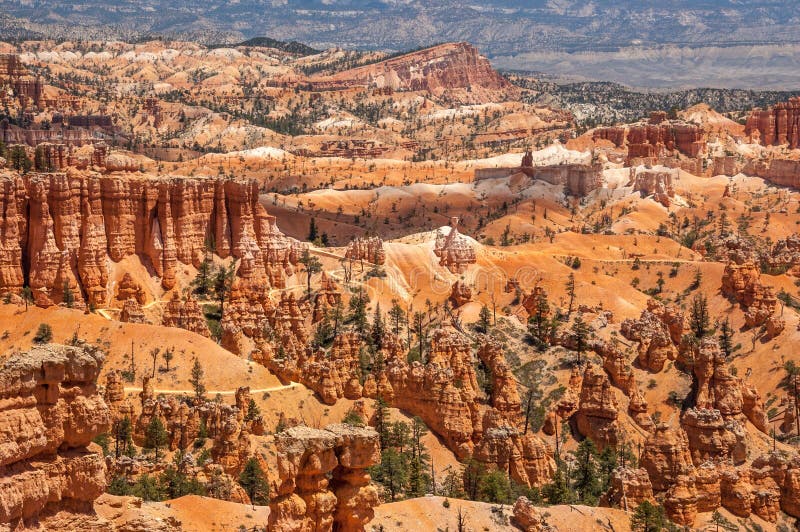 Descripción de malas sombras coloridas, Bryce Canyon Nation de la madrugada imagen de archivo libre de regalías Descripción de malas sombras coloridas, Bryce Canyon Nation de la madrugada imagen de archivo libre de regalías