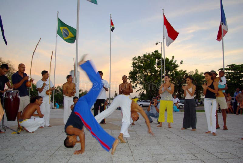 Desempenho da dança de Capoeira fotos de stock Desempenho da dança de Capoeira fotos de stock