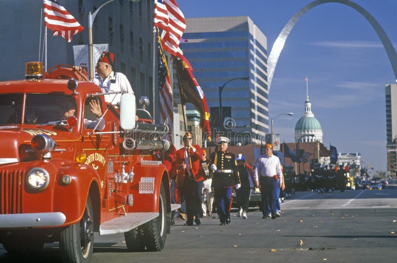 Desfile del día de veteranos, St. Louis, MES imagen de archivo libre de regalías Desfile del día de veteranos, St. Louis, MES imagen de archivo libre de regalías