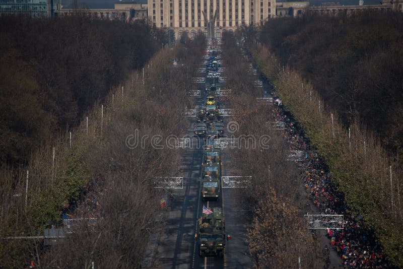 Desfile militar que celebra el día nacional de Rumania imágenes de archivo libres de regalías Desfile militar que celebra el día nacional de Rumania imágenes de archivo libres de regalías