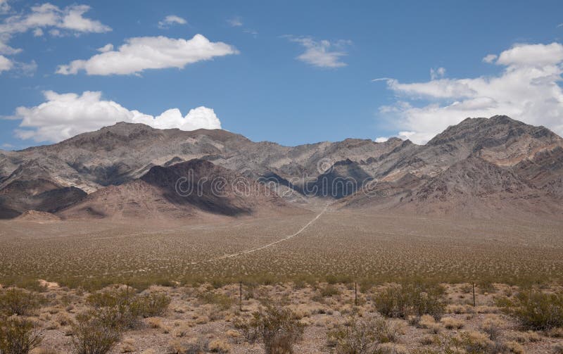 Desierto de Mojave foto de archivo. Imagen de solitario 42204600