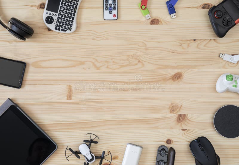 Desktop-View mit technologischen Gadgets lizenzfreie stockbilder