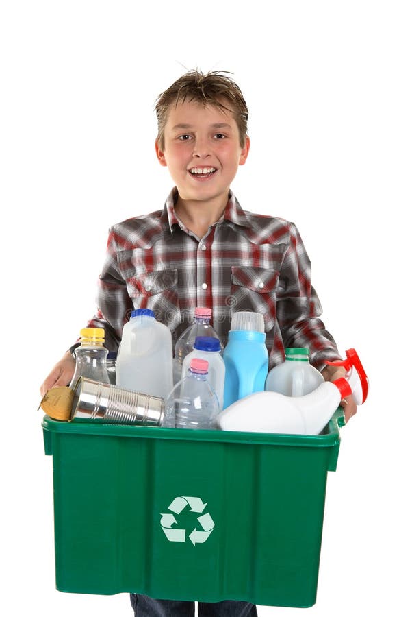 Desperdícios carreg do menino feliz para recicl